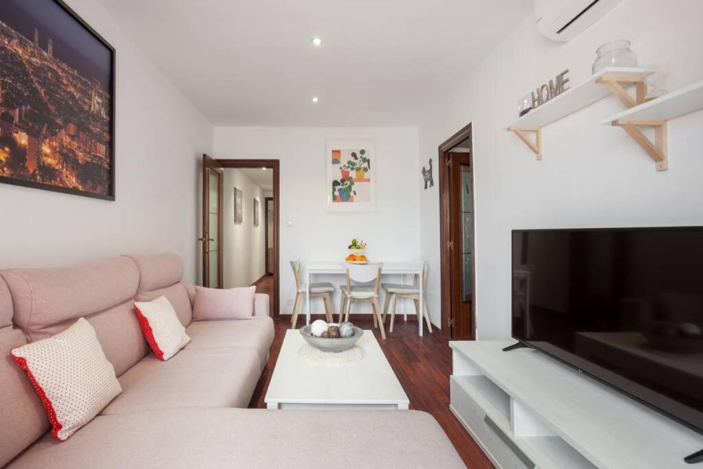 Habitaciones Camp Nou Apartment Л'Успіталет-да-Любрагат Екстер'єр фото